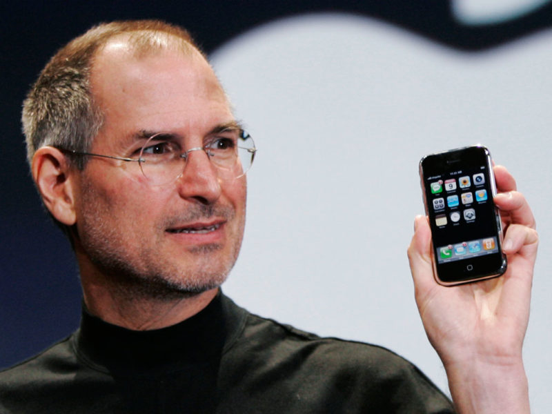 Ровно десять лет назад вышел первый телефон Apple