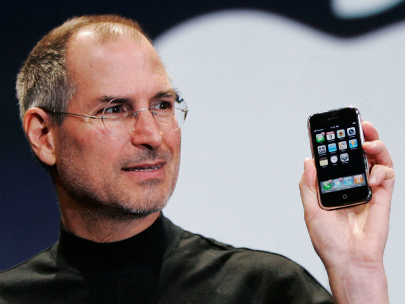 iphone-2g-steve-jobs